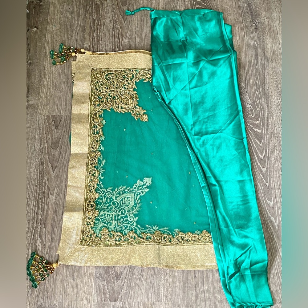 Beautiful Elegant Indian Anarkali Suit ; New without tags, unworn. Stunning!! - Picture 5 of 14